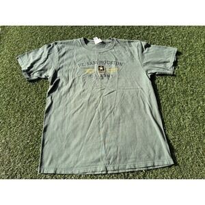 FT SAM HOUSTON US ARMY T SHIRT MENS SIZE MEDIUM GREEN LATITUDE LONGITUDE